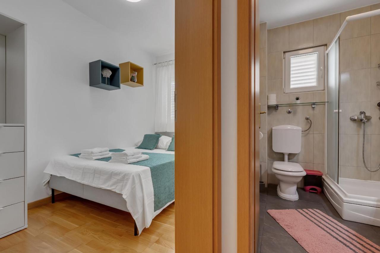 Apartment Pine Fine With Free Parking Makarska Extérieur photo